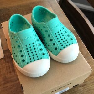 Native Jefferson Minty Green/Shell White C5 Toddler Shoes